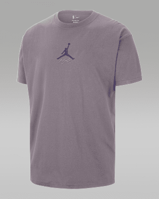 Los Angeles Lakers Courtside Statement Edition Men's Jordan NBA T-Shirt.  Nike.com
